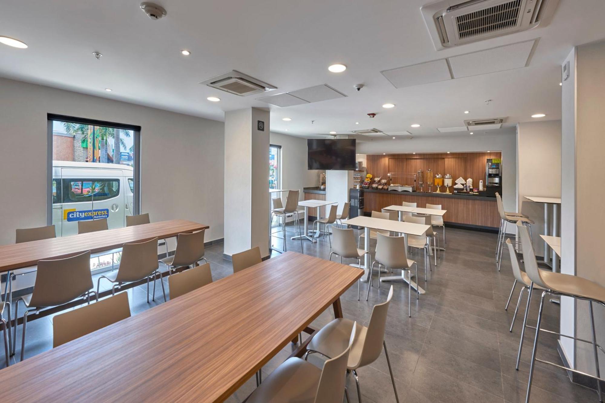 City Express By Marriott Lazaro Cardenas Exterior foto