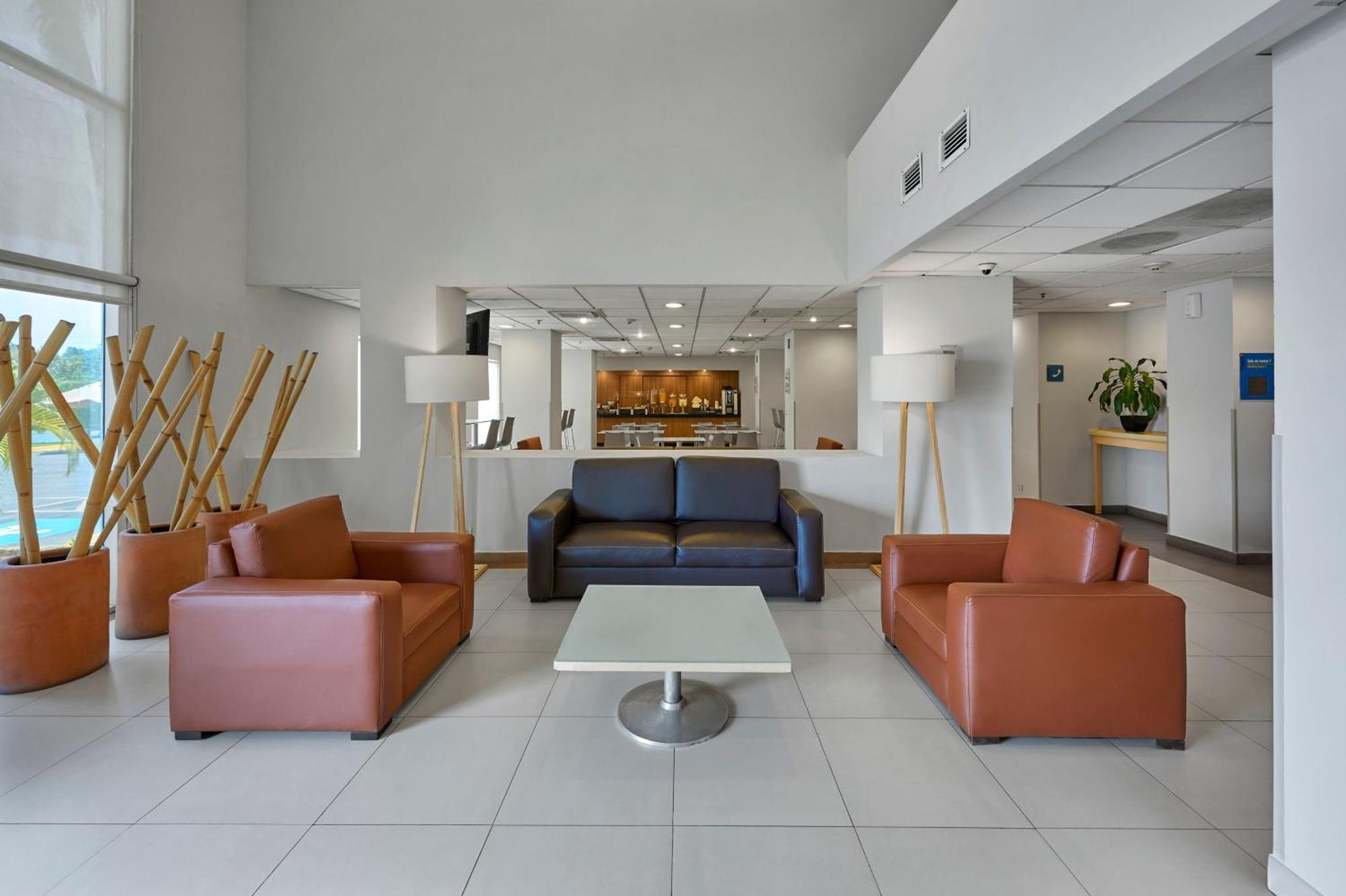City Express By Marriott Lazaro Cardenas Exterior foto
