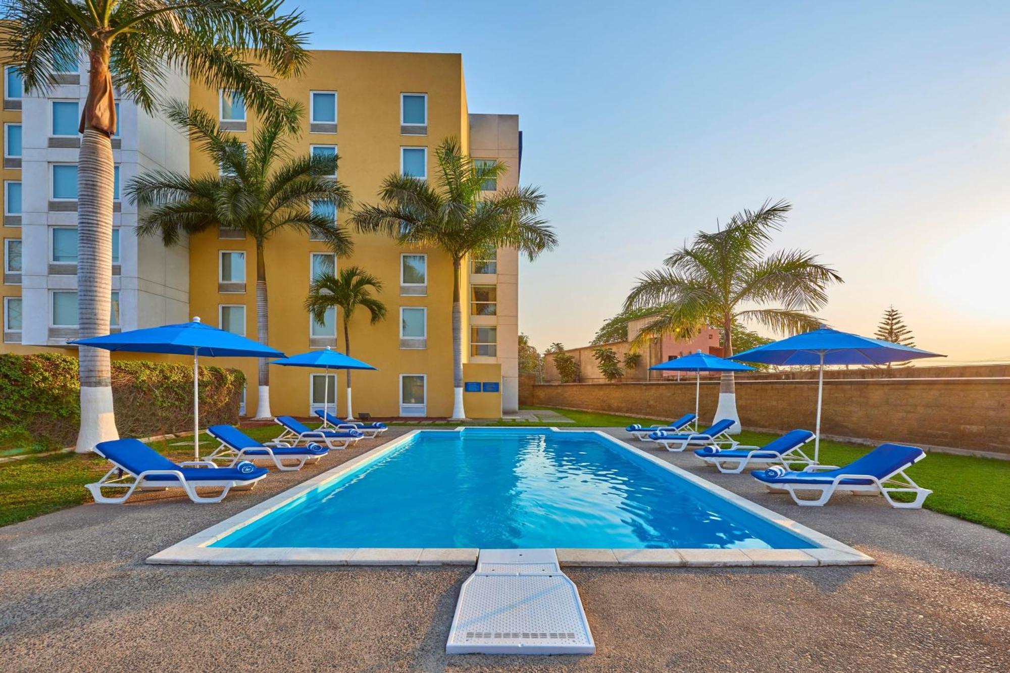 City Express By Marriott Lazaro Cardenas Exterior foto