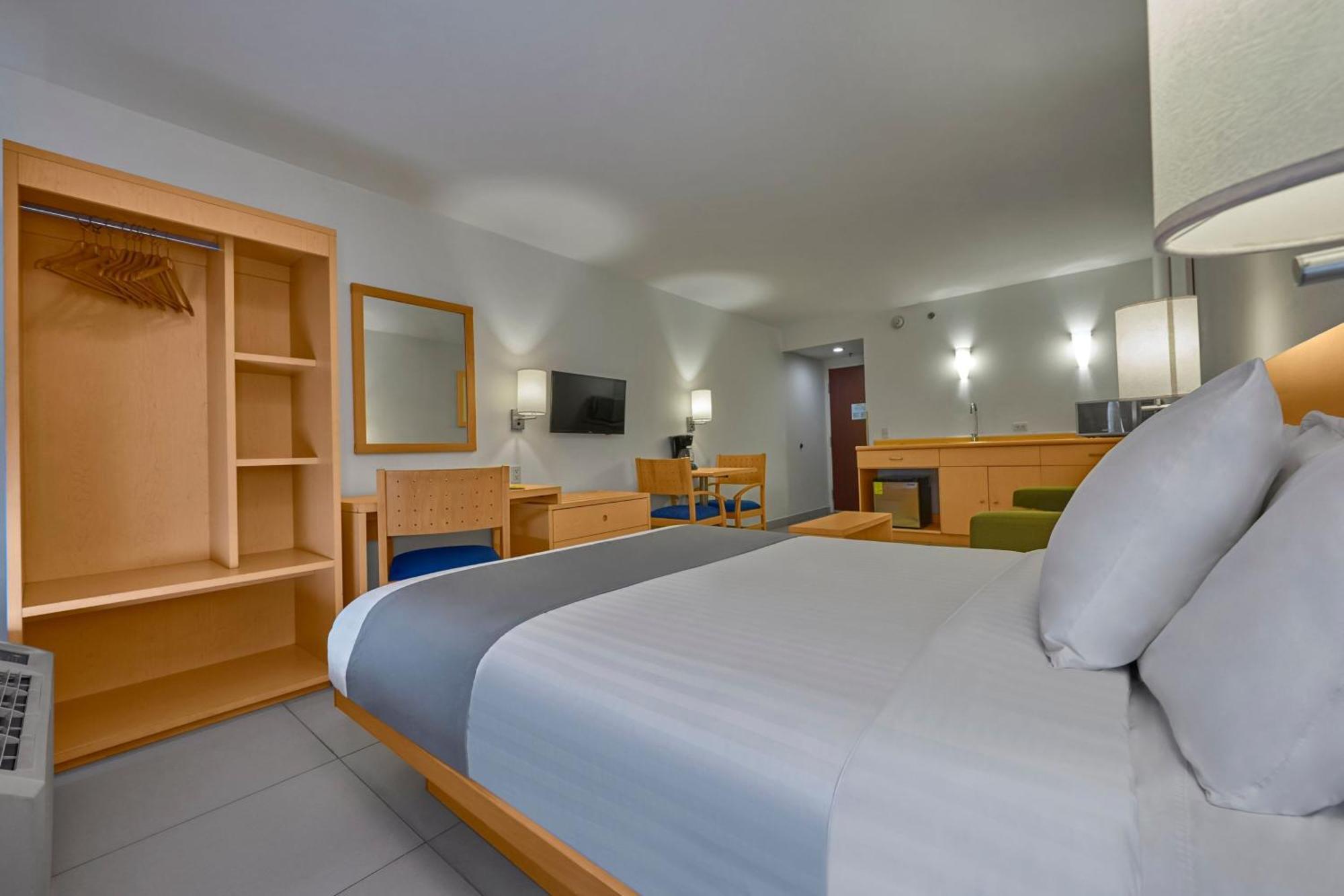 City Express By Marriott Lazaro Cardenas Exterior foto