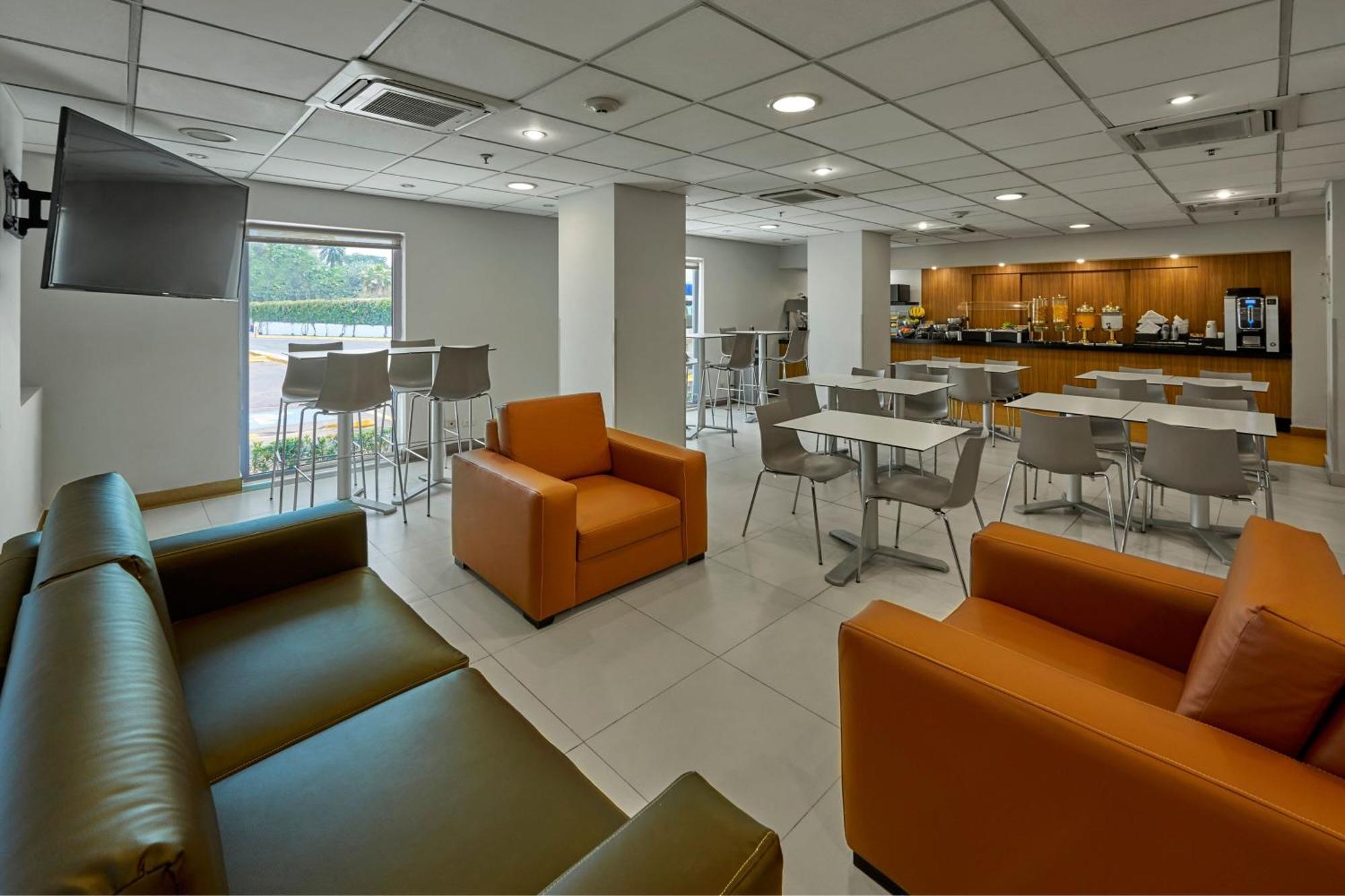 City Express By Marriott Lazaro Cardenas Exterior foto