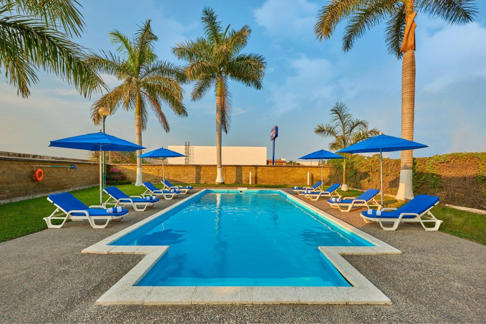 City Express By Marriott Lazaro Cardenas Exterior foto