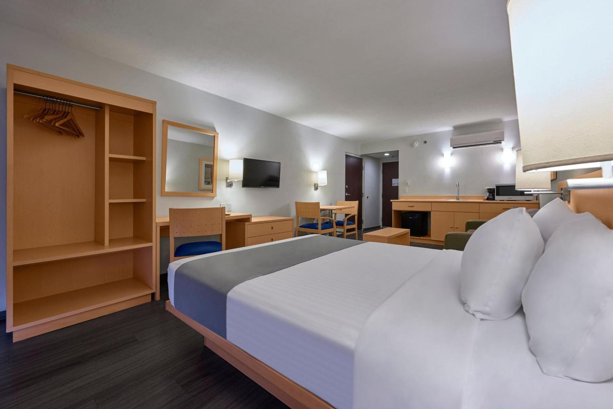 City Express By Marriott Lazaro Cardenas Exterior foto
